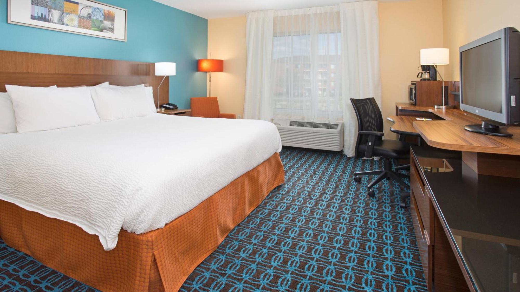 Hotel Fairfield & By Marriott Boston Milford